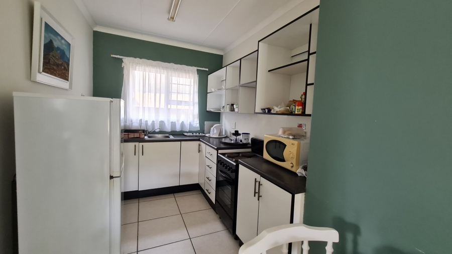 8 Bedroom Property for Sale in Berea Eastern Cape